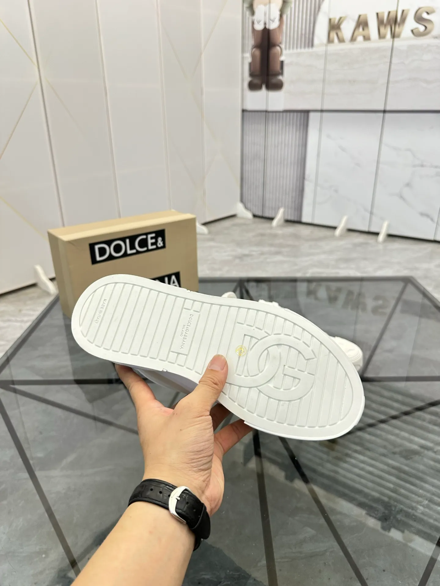Men's shoes for sale 💰: 💰P500¥ Product trademark: DG* "Dolce & Gabbana*" low-cut casual shoes Regular size: 35-45 (can be customized to 46) Couple style Product material: imported silk leather upper, breathable lining, original outsole. Number: 803